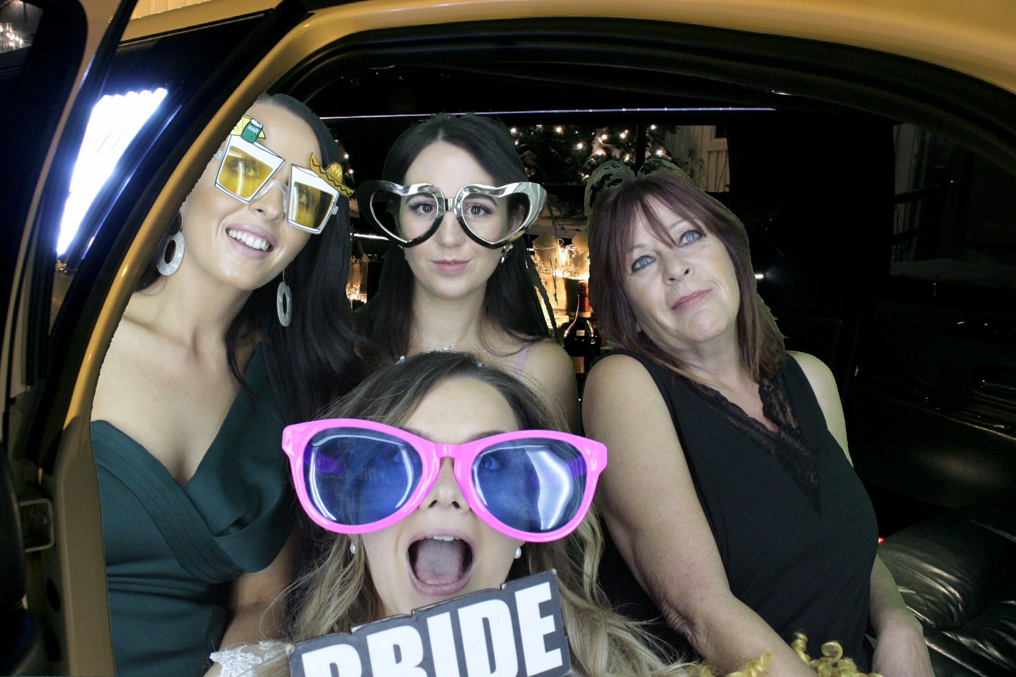 Mr & Mrs Hillier | View more photos from the event at gallery.myphotoboothexperience.co.uk/u/MyPhotoBoothExperienceLtd/Mr-Mrs-Hillier
